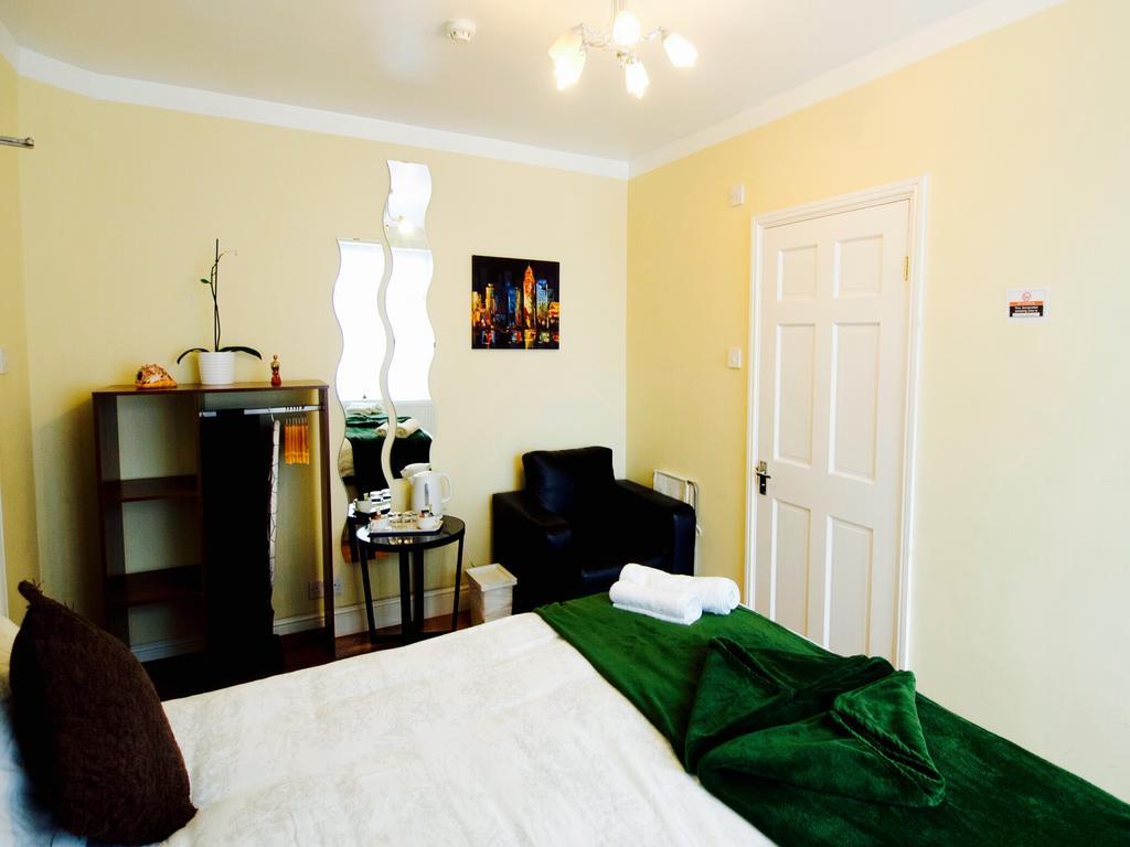Gable Lodge Лондон Екстер'єр фото